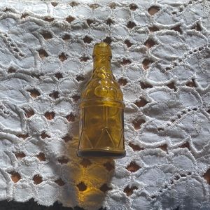 Small Brown/Amber bottle